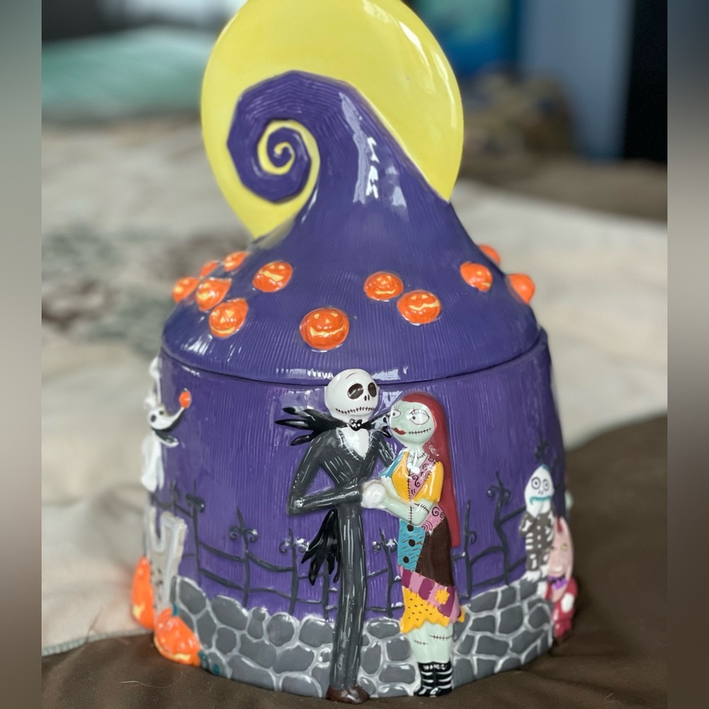 Rare, ceramic, 2003 Nightmare Before Christmas cookie jar, great condition.